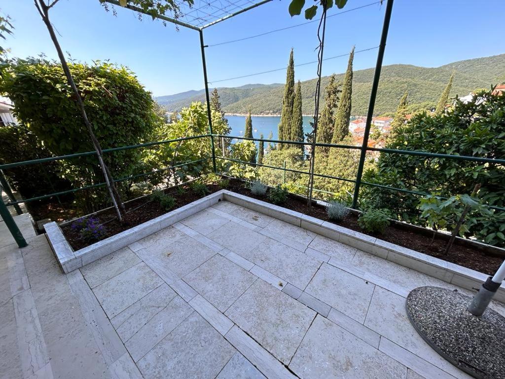 Apartment Near The Sea 650 Rabac Exterior foto