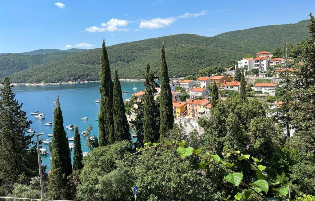 Apartment Near The Sea 650 Rabac Exterior foto